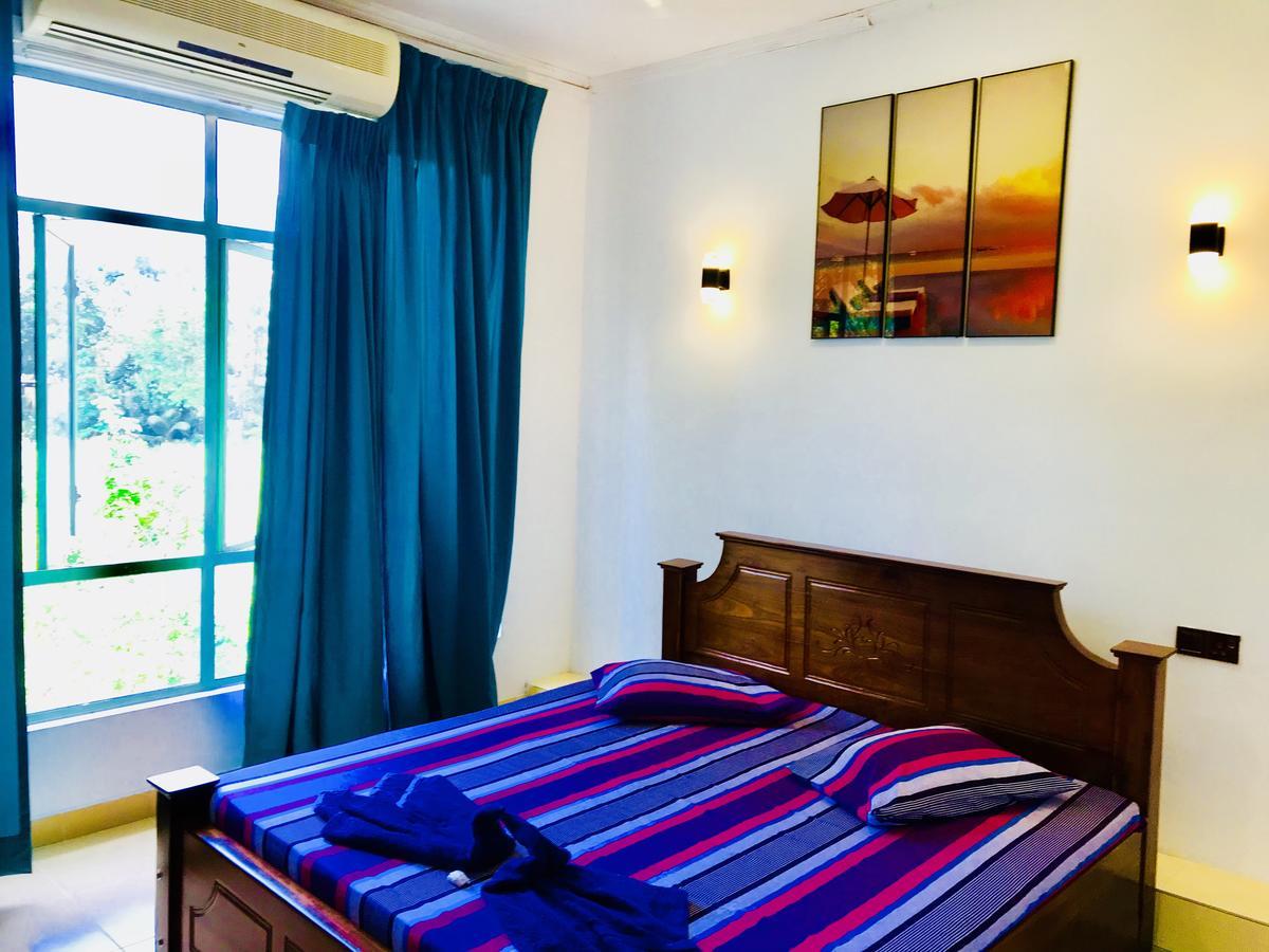 Travellers Halt Hotel Ratnapura Exterior photo