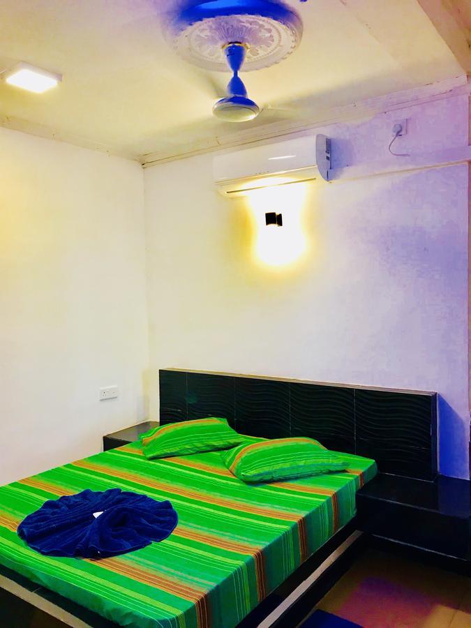 Travellers Halt Hotel Ratnapura Exterior photo